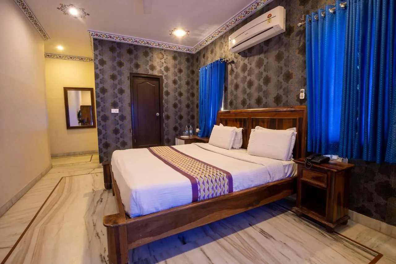 Hotel Royal Pratap Niwas Udaipur 3*,  India