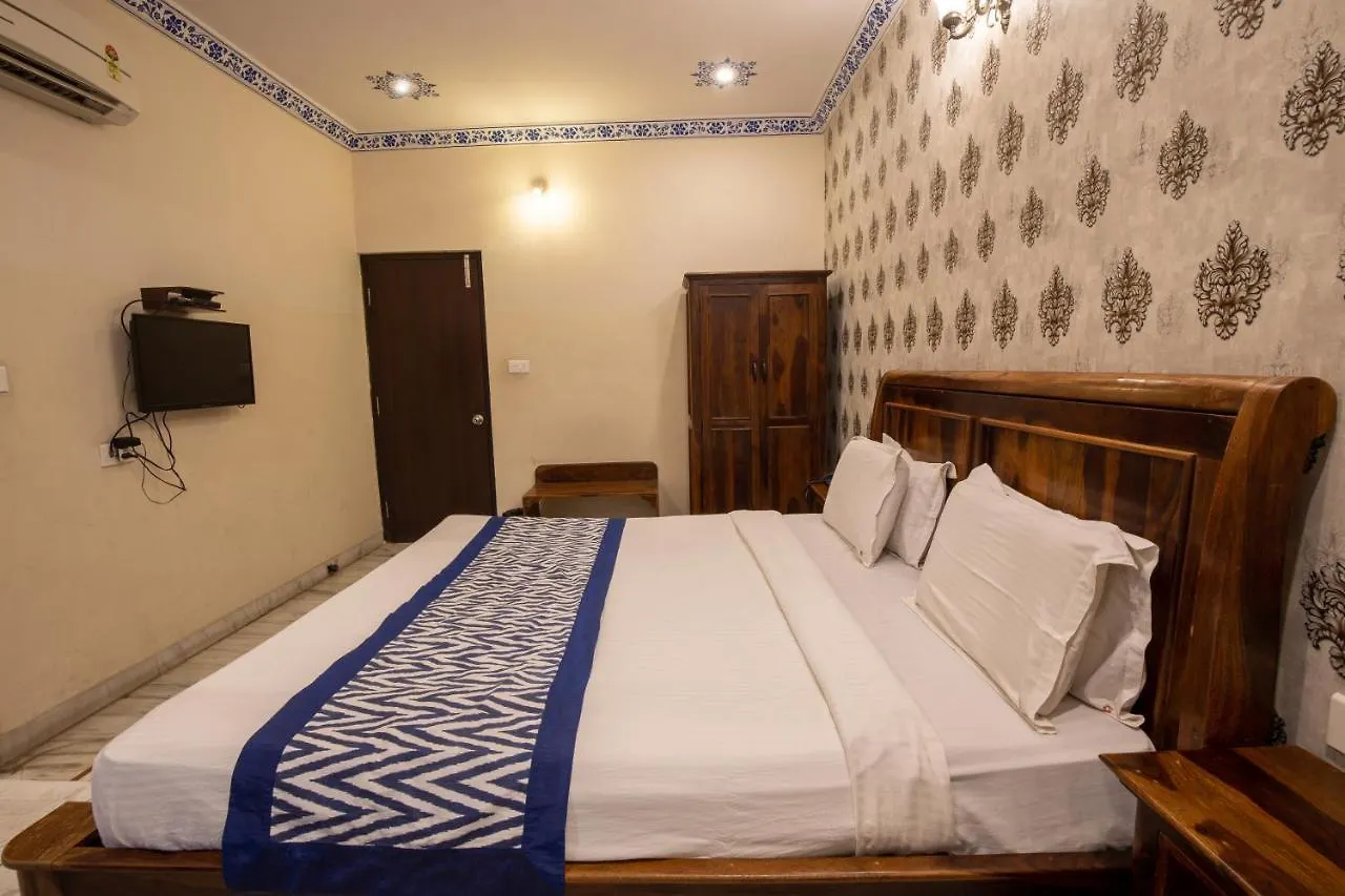 Hotel Royal Pratap Niwas Udaipur 3*,  India